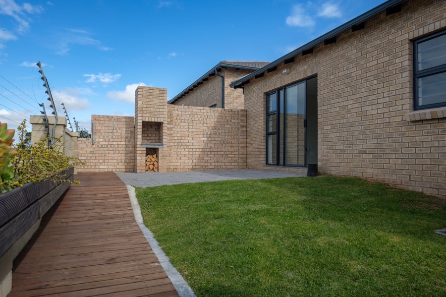 2 Bedroom Property for Sale in Sherwood Eastern Cape